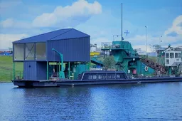 Eilėje dėl žemsiurbės Nemunui gilinti Alytus lenkia Prienus