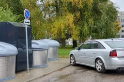 Privažiavimus prie atliekų konteinerių saugos draudžiamieji ženklai