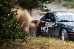 Daugų miniralis skelbia greičio ruožus ir pristato ralio gidą