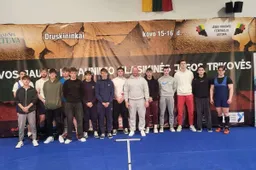 Kai štangos lenkiasi Simno sporto klubo „Žuvintas“ jaunimui