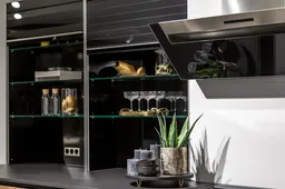 Nepastebimos, bet svarbios: virtuvės baldų detalės, kurios pakeičia viską