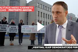 Po Alytaus miesto mero kabineto langais - protesto akcija