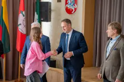 Alytaus ekonomikos ir verslo akademijoje – diplomų įteikimo šventė