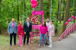 Rožinė banga iš Dzūkijos: Alytus linkėjimai Vilniui ir šaltibarščių festivaliui!
