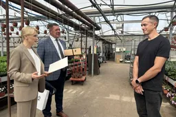 Alytaus rajono vadovų dėmesys – „Verslo geno“ apdovanojimu įvertintam gėlininkystės ūkio puoselėtojui