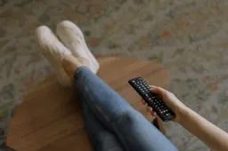 Ką pasirinkti: IPTV ar internetinė televizija? Palyginimas vartotojui