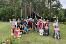 Kartu. Tiesiog būti – ypatinga terapinė stovykla Alytaus jaunuoliams su negalia ir jų artimiesiems