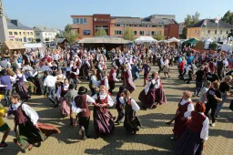 Teatralizuota šventė „Lazdijų ruduo 2025“ kvies šokti, smaližiauti ir grožėtis jurginų žiedais