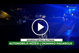 Avarija netoli Alytaus: automobilis rėžėsi į ūkininko padargus