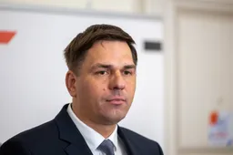 Adomavičius traukiasi iš kultūros ministro pareigų
