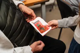 „Vilties rankos“ – pagalbos švyturys vienišiems ir garbingo amžiaus žmonėms Lietuvoje