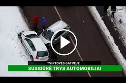 Tvirtovės gatvėje susidūrė trys automobiliai