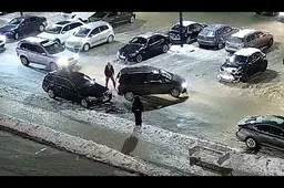 Policija ieško eismo įvykio liudytojų: apgadintas „BMW“