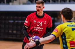 „Varsa-Stronglasas“ įveikė HC „Vilnius“ ir užsitikrino 3-iąją vietą reguliariajame sezone