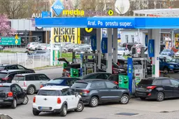 Lenkija neatmeta galimybės nustatyti apribojimus užsieniečiams degalinėse