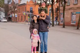 Po 14 metų svetur gyvenęs alytiškis Juozas su šeima grįžo namo: „Alytuje geriausia auginti vaikus“