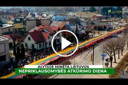 Šventinė eisena Alytuje: 130 metrų trispalvė sujungė miesto gatves
