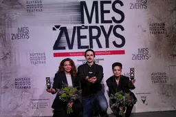 Po premjeros „Mes-žvėrys“ įteikti „Teatrakmeniai“