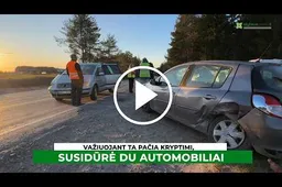 Važiuojant ta pačia kryptimi susidūrė du automobiliai