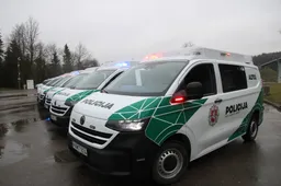 Alytaus apskrities policijos autoparką papildė 17 naujų automobilių