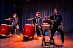 Japonijos dovana Alytui – Jotvingių gimnazijoje skambėjo Taiko būgnai