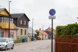 Lelijų ir Pušyno gatvėse – nauji automobilių statymo ribojimai: gyventojai raginami atkreipti dėmesį į ženklus