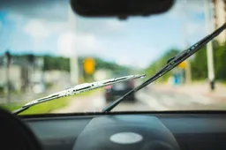 Automobilių valytuvai: kaip pasirinkti geriausius ir užtikrinti saugų matomumą