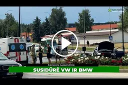 Žiedinėje sankryžoje susidūrė VW ir BMW