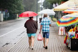 Sinoptikai: savaitgalį oras atvės, daugelyje rajonų numatomos liūtys