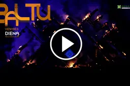 Prie Alytaus piliakalnio liepsnojo šiaudinių skulptūrų misterija ir atgijo senosios tradicijos VIDEO/FOTO