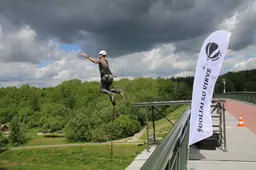 Šeimų savaitgalis Alytuje: adrenalinas, pramogos ir įspūdingi šuoliai nuo Baltosios rožės tilto