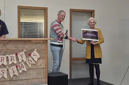 Erwin Dreuning (CEO Stater) en Irene Vriens (Vertegenwoordiger Voedselbank Amersfoort)-2