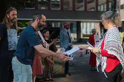Overhandiging oproep Bram Leeuwenkamp