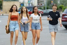 teenage-girls-Pixabay