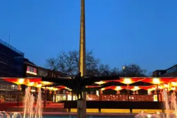 AKU-fontein op Gele Rijdersplein heropend na renovatie - Gemeente Arnhem