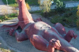 Het Feestaardvarken verhuist naar park Sonsbeek.gemeente Arnhem