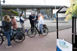 Fiets challenge.1.foto Jacques Kok slim en schoon onderweg ijsselbrug westervoort 090426