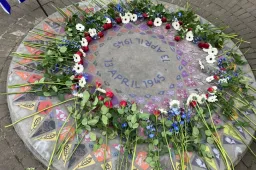 Herdenking bombardement Geitenkamp op 13 april aan de Larikshof - Gemeente Arnhem