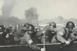 De Waaloversteek.Liberation Route Europe