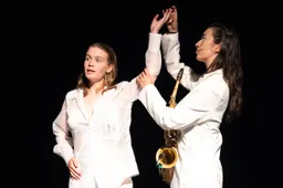 NEXT-theater-21cm-300dpi_SV21138