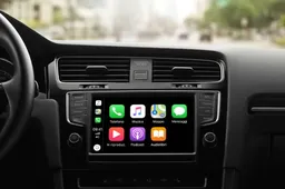 Il prossimo aggiornamento di Apple CarPlay ti permetterà di guardare i video sullo schermo dell'auto