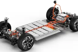 Il futuro delle auto elettriche si gioca sulla meccanica: la scoperta di Cambridge che raddoppia la vita delle batterie