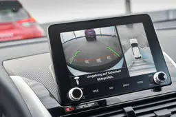 Anche tu abbassi il volume della radio quando parcheggi? Ti spiego perché lo fai