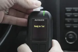 Alcolock al via: sicurezza a caro prezzo tra auto incompatibili e il "paradosso" delle famiglie