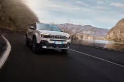 Noleggio auto: perché l'offerta sulla Jeep Avenger ibrida sta attirando privati e aziende