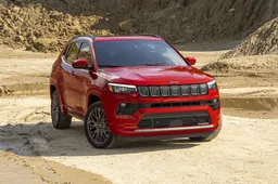 Non solo (500)RED: anche Jeep e Ram faranno versioni speciali (RED). Ecco i modelli