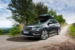 Tempo di estate e arrivano le promozioni su Opel Grandland X