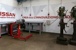 Nissan lancia il progetto per la formazione dei meccanici del domani