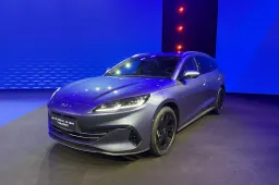 BYD vuole stupire all’IAA: la city car elettrica e la station wagon ibrida che rivoluzioneranno l’Europa?