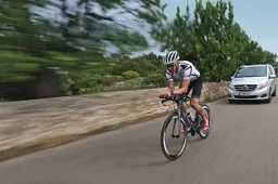 Mercedes-Benz Classe V Official Car Partner dell’IRONMAN®